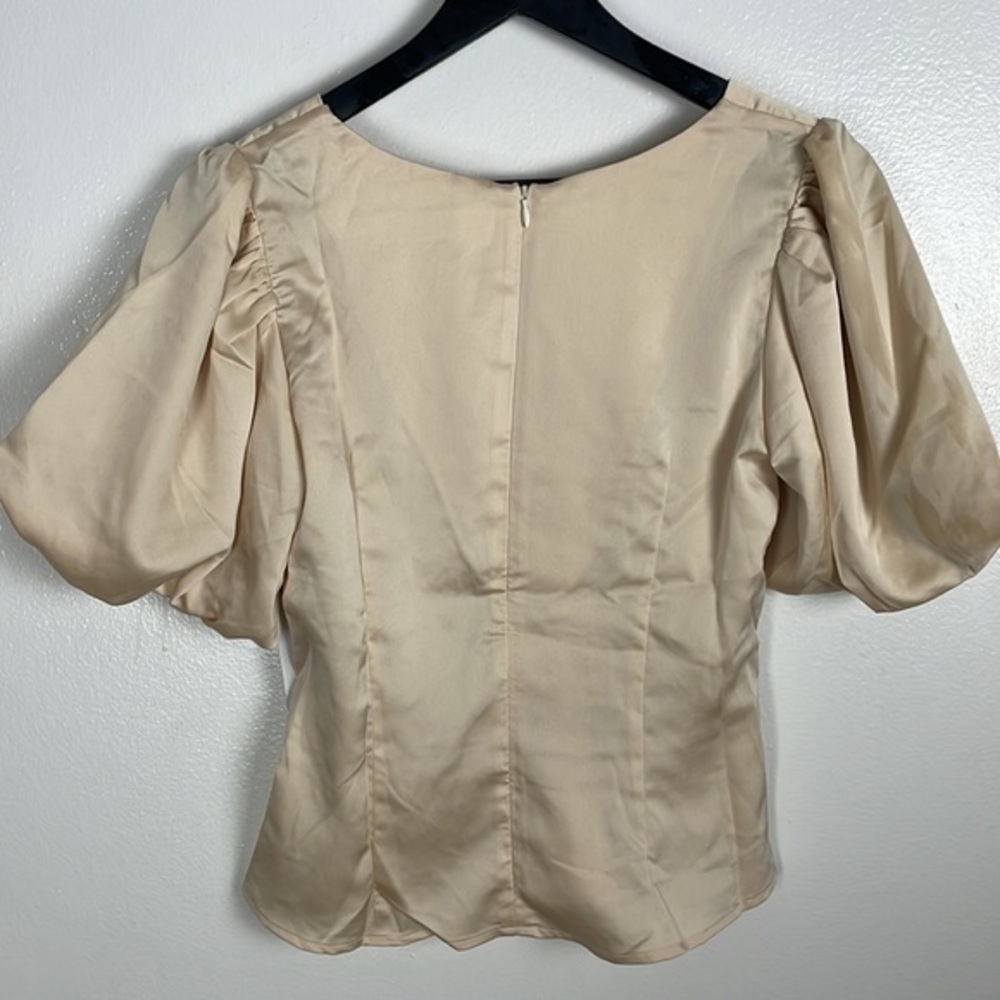 NWT ASTR Satin Balloon Puff Sleeve Top - Picture 4 of 11